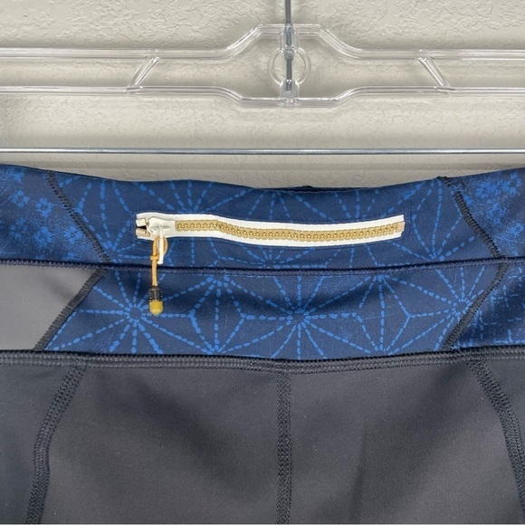 Lululemon Black Blue Sashiko Run Inspire Athletic Athleisure Crop II Leggings 6 - Picture 3 of 6